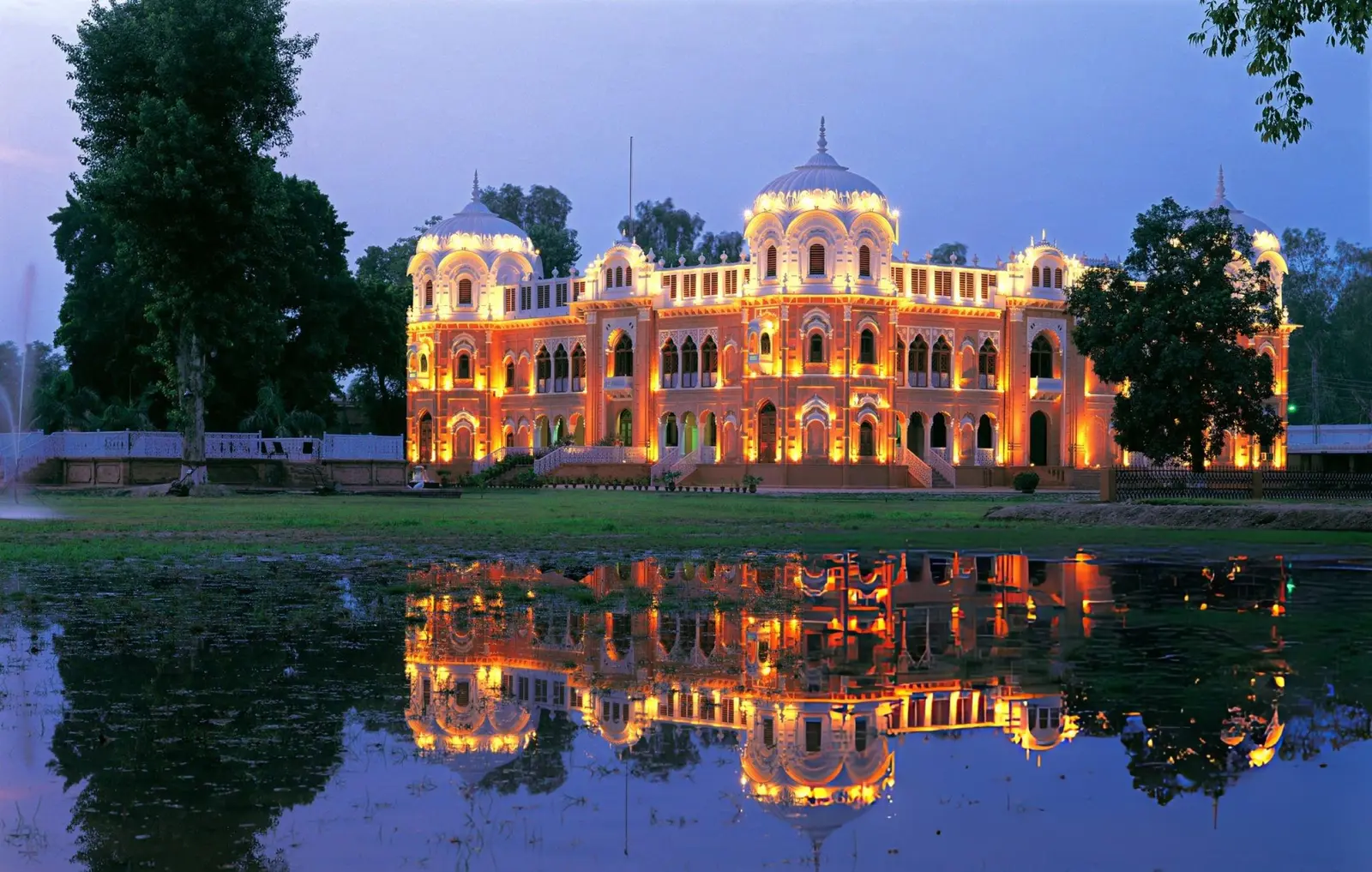 Darbar Mahal Bahawalpur: Complete Visitor's Guide